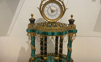 Бронзовых часов XIX века